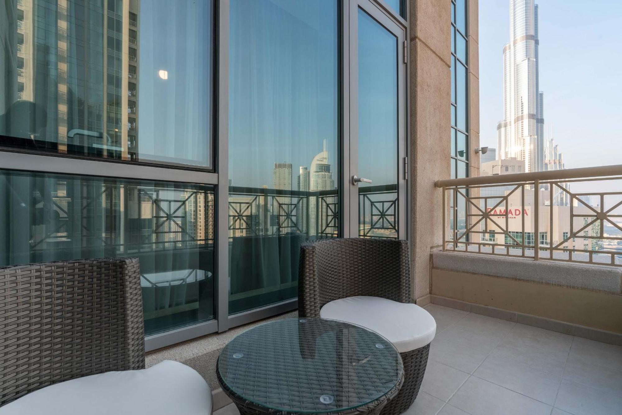 Luxury 2Br Downtown Apt With Burj Khalifa Views Дубай Экстерьер фото