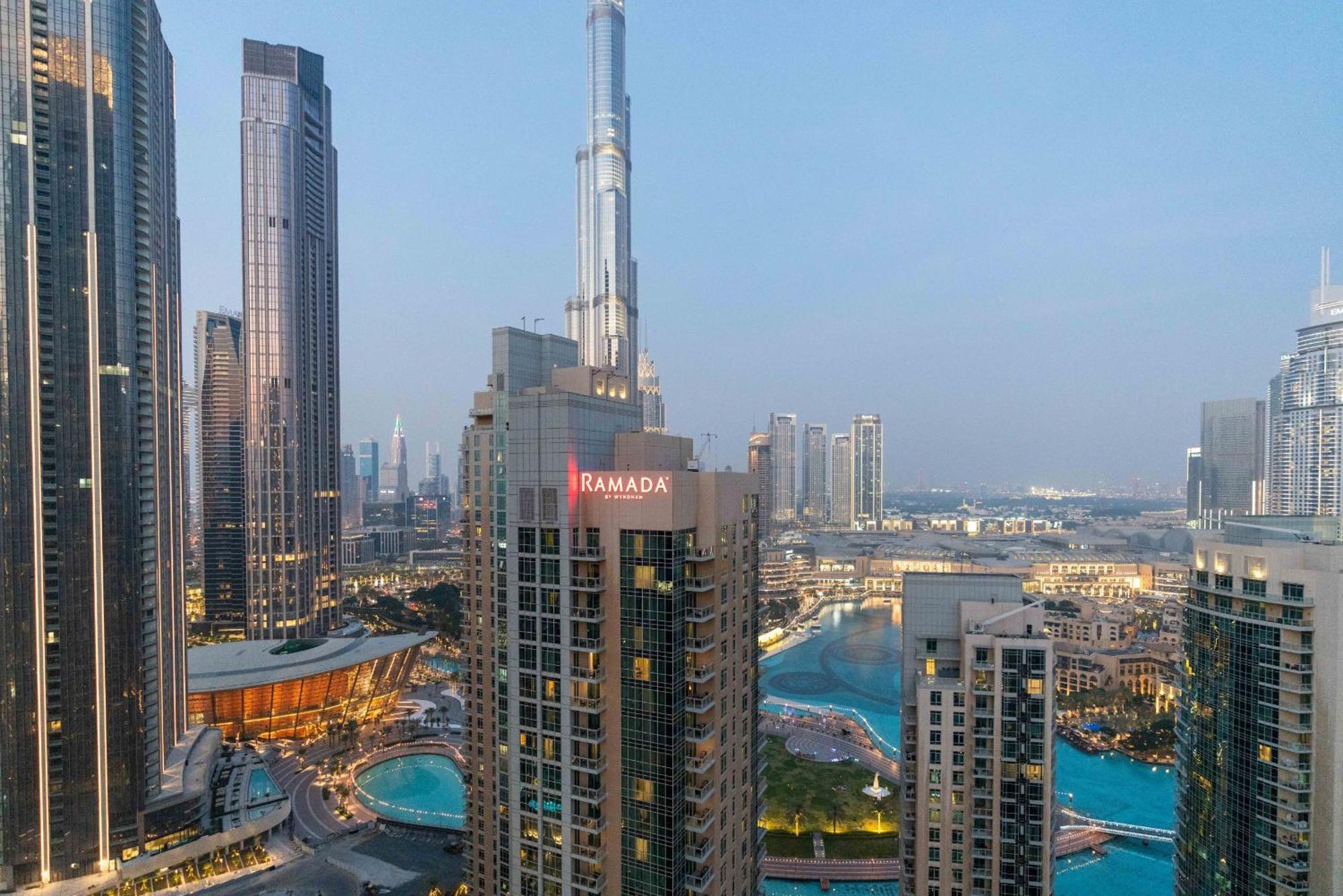 Luxury 2Br Downtown Apt With Burj Khalifa Views Дубай Экстерьер фото